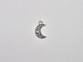 DIJE FUNDICION MEDIA LUNA CALADA CHICA 